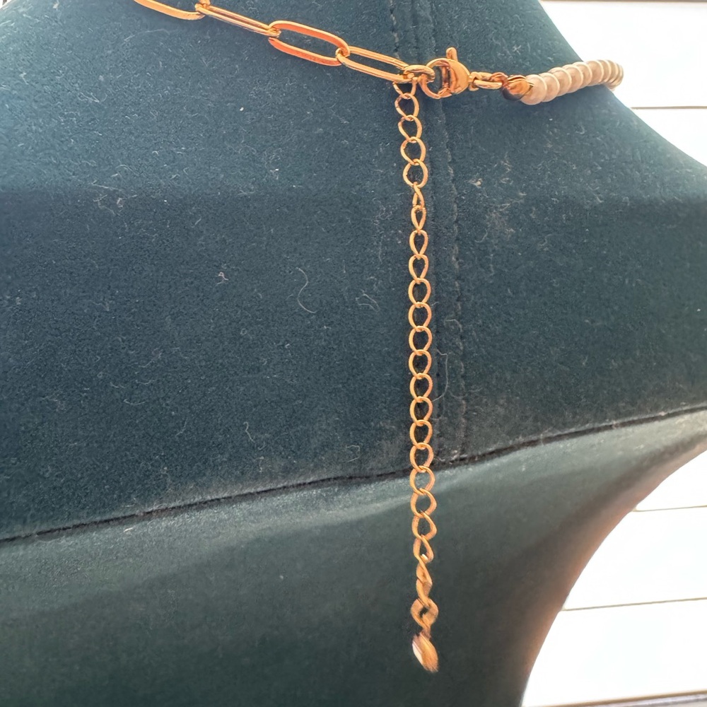 CHANEL Gold & Pearls charm on unbranded pearl & paperclip necklace - Picture 3 of 5